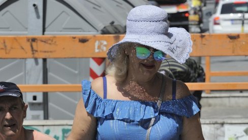 IZMERENO 27 STEPENI U 7 SATI: Evo koji je najtopliji, a koji najsvežiji grad jutros u Srbiji IZMERENO 27 STEPENI U 7 SATI: Evo koji je najtopliji, a koji najsvežiji grad jutros u Srbiji