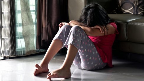 UŽAS KOD SUBOTICE: Majka primoravala maloletnu ćerku na prostituciju UŽAS KOD SUBOTICE: Majka primoravala maloletnu ćerku na prostituciju