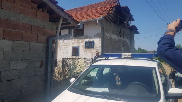 ОТРОВАЛА СЕ У ШТАЛИ ГДЕ ЈЕ ЗАБЕТОНИРАЛА МУЖА? Детаљи злочина код Лесковца који су запрепастили грађане ОТРОВАЛА СЕ У ШТАЛИ ГДЕ ЈЕ ЗАБЕТОНИРАЛА МУЖА? Детаљи злочина код Лесковца који су запрепастили грађане