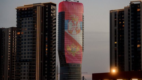 МОТИВИ СРПСКЕ И ЦРНОГОРСКЕ ЗАСТАВЕ НА КУЛИ БЕОГРАД Синиша Мали поделио слику на свом Инстаграм сторију са моћном поруком (ФОТО) МОТИВИ СРПСКЕ И ЦРНОГОРСКЕ ЗАСТАВЕ НА КУЛИ БЕОГРАД Синиша Мали поделио слику на свом Инстаграм сторију са моћном поруком (ФОТО)