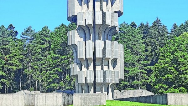 УСТАШЕ УБИЛЕ 12.000 ДЕЦЕ: Новости на отварању изложбе Козара 1942 у Меморијалном музеју на Мраковици УСТАШЕ УБИЛЕ 12.000 ДЕЦЕ: Новости на отварању изложбе Козара 1942 у Меморијалном музеју на Мраковици