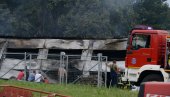 ОД ХАЛЕ ОСТАЛО ЗГАРИШТЕ: Погледајте последице пожара недалеко од Краљева (ФОТО/ВИДЕО) ОД ХАЛЕ ОСТАЛО ЗГАРИШТЕ: Погледајте последице пожара недалеко од Краљева (ФОТО/ВИДЕО)