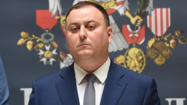 ЧУЧКОВИЋ ПОДНЕО ОСТАВКУ НА МЕСТО ПРЕДСЕДНИКА ОПШТИНЕ: Нови начелник Обреновца се бира 15. јула ЧУЧКОВИЋ ПОДНЕО ОСТАВКУ НА МЕСТО ПРЕДСЕДНИКА ОПШТИНЕ: Нови начелник Обреновца се бира 15. јула