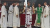 ПАТРИЈАРХ СТИГАО У БРАТУНАЦ: Годишњица страдања Срба - Порфирије служи литургију (ФОТО) ПАТРИЈАРХ СТИГАО У БРАТУНАЦ: Годишњица страдања Срба - Порфирије служи литургију (ФОТО)
