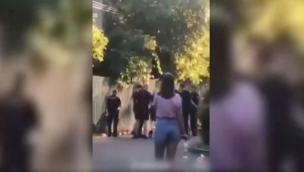 НАСИЛНА МОБИЛИЗАЦИЈА ШИРОМ УКРАЈИНЕ: На мрежама се појавили снимци - народ се буни (ВИДЕО) НАСИЛНА МОБИЛИЗАЦИЈА ШИРОМ УКРАЈИНЕ: На мрежама се појавили снимци - народ се буни (ВИДЕО)