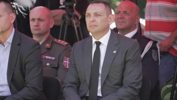 ВУЛИН ПОРУЧИО ИЗ МРАКОВИЦЕ НА КОЗАРИ: Србија коју води председник Вучић је Србија која никоме не прети и која ће учинити за слободу баш све ВУЛИН ПОРУЧИО ИЗ МРАКОВИЦЕ НА КОЗАРИ: Србија коју води председник Вучић је Србија која никоме не прети и која ће учинити за слободу баш све