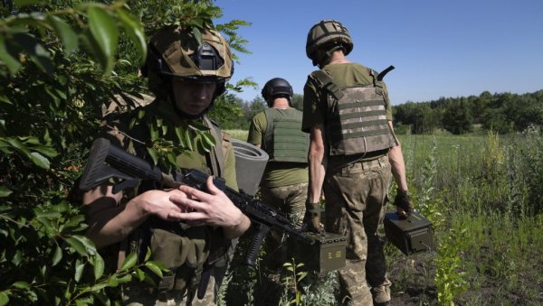 У НЕМАЧКОЈ НЕ ВЕРУЈУ У ПОБЕДУ УКРАЈИНЕ: Скоро половина испитаних Немаца сматра да Кијев мора да попусти у сукобу са Русијом У НЕМАЧКОЈ НЕ ВЕРУЈУ У ПОБЕДУ УКРАЈИНЕ: Скоро половина испитаних Немаца сматра да Кијев мора да попусти у сукобу са Русијом