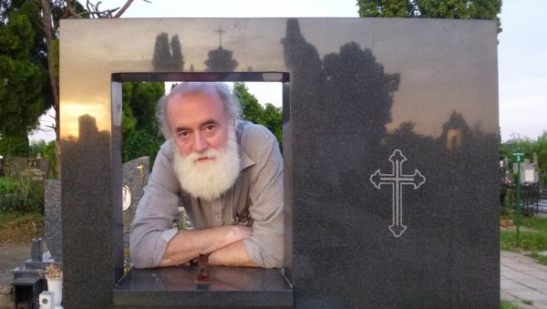 ОВЕКОВЕЧЕНО У КАМЕНУ: Прва изложба фотографија Југослава Влаховића од сутра у подне у НБС ОВЕКОВЕЧЕНО У КАМЕНУ: Прва изложба фотографија Југослава Влаховића од сутра у подне у НБС