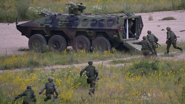 ЗАВРШНА ВЕЖБА КАДЕТА НА ПАСУЉАНСКИМ ЛИВАДАМА: Приказ оспособљености кадета завршних година војне академије ЗАВРШНА ВЕЖБА КАДЕТА НА ПАСУЉАНСКИМ ЛИВАДАМА: Приказ оспособљености кадета завршних година војне академије