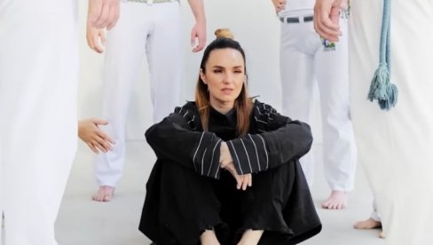 EKSPERIMENT MARIJE MIRKOVIĆ: Bivša članica novosadskih Frajli, objavila novi pesmu (VIDEO) EKSPERIMENT MARIJE MIRKOVIĆ: Bivša članica novosadskih Frajli, objavila novi pesmu (VIDEO)