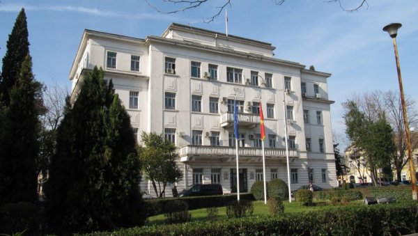 ПРОДУЖЕН МАНДАТ ДПС: Вуковић још четири године води Подгорицу, за опозицију неуставно ПРОДУЖЕН МАНДАТ ДПС: Вуковић још четири године води Подгорицу, за опозицију неуставно