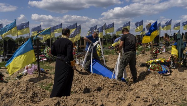 ВРЕМЕ ИСТИЧЕ: Украјина има рок до краја јесени ВРЕМЕ ИСТИЧЕ: Украјина има рок до краја јесени