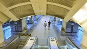MAJSTORI RADILI STANICU KOD VUKA: Servisirane su pokretne stepenice MAJSTORI RADILI STANICU KOD VUKA: Servisirane su pokretne stepenice