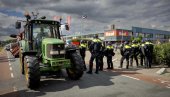 ГНЕВ ПОЉОПРИВРЕДНИКА У ХОЛАНДИЈИ: Влада због смањења азота уништава сточни фонд ГНЕВ ПОЉОПРИВРЕДНИКА У ХОЛАНДИЈИ: Влада због смањења азота уништава сточни фонд