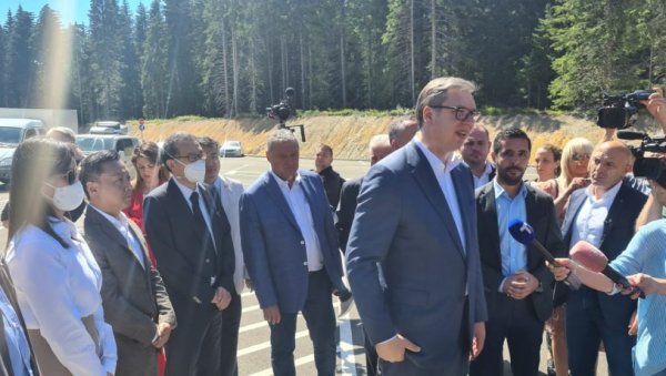 ВУЧИЋ ПОСЕТИО ОПШТИНУ ИВАЊИЦА: Председник најавио велика улагања у Моравички округ (ВИДЕО) ВУЧИЋ ПОСЕТИО ОПШТИНУ ИВАЊИЦА: Председник најавио велика улагања у Моравички округ (ВИДЕО)