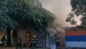 ГОРИ ШТАМПАРИЈА У ЗЕМУНУ: Појавио се снимак на друштвеним мрежама (ВИДЕО) ГОРИ ШТАМПАРИЈА У ЗЕМУНУ: Појавио се снимак на друштвеним мрежама (ВИДЕО)