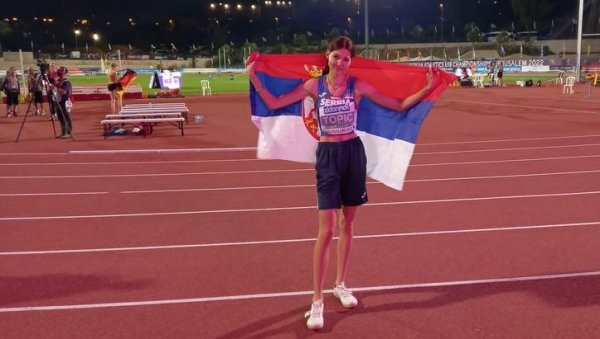 АНГЕЛИНА ТОПИЋ ГРАБИ ОЧЕВИМ СТОПАМА: Светска бронза за српску скакачицу увис - и то после проблема са тровањем! АНГЕЛИНА ТОПИЋ ГРАБИ ОЧЕВИМ СТОПАМА: Светска бронза за српску скакачицу увис - и то после проблема са тровањем!