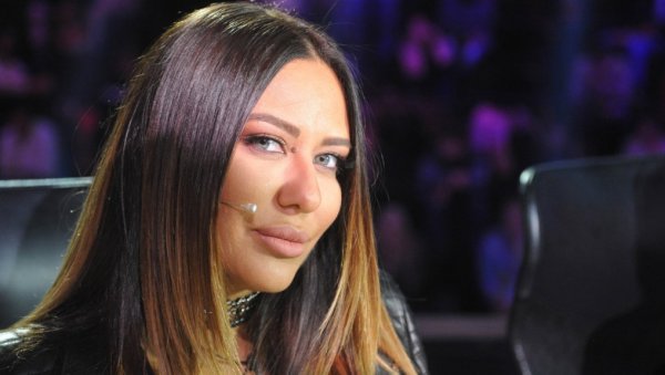 НЕЋЕТЕ ВЕРОВАТИ КАКО ЈЕ ИЗГЛЕДАЛА: Прво ТВ појављивање Ане Николић (ВИДЕО) НЕЋЕТЕ ВЕРОВАТИ КАКО ЈЕ ИЗГЛЕДАЛА: Прво ТВ појављивање Ане Николић (ВИДЕО)