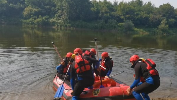 ПОПЛАВЕ МЕЊАЛЕ ЗАПАДНУ МОРАВУ: Зашто је опасна река у којој је страдао млади Ђорђе Недељковић? ПОПЛАВЕ МЕЊАЛЕ ЗАПАДНУ МОРАВУ: Зашто је опасна река у којој је страдао млади Ђорђе Недељковић?