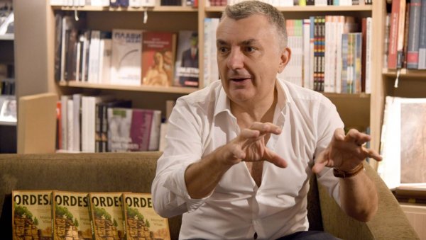 У ШПАНЦЕ СЕ УВУКАО СТРАХ ОД ЖИВОТА: Књижевник Мануел Вилас - Вирус нас је уништио, променио нам генетски код У ШПАНЦЕ СЕ УВУКАО СТРАХ ОД ЖИВОТА: Књижевник Мануел Вилас - Вирус нас је уништио, променио нам генетски код