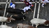 НЕСТВАРНЕ СЦЕНЕ НА УЛИЦАМА У ПАМПЛОНИ: Седморо повређених на трци са биковима (ФОТО) НЕСТВАРНЕ СЦЕНЕ НА УЛИЦАМА У ПАМПЛОНИ: Седморо повређених на трци са биковима (ФОТО)