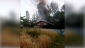 ПОЖАР НА БЕЖАНИЈСКОЈ КОСИ: Горела барака, ватрогасци на терену (ВИДЕО) ПОЖАР НА БЕЖАНИЈСКОЈ КОСИ: Горела барака, ватрогасци на терену (ВИДЕО)