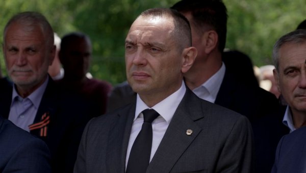 МИНИСТАР ВУЛИН: Ми Срби морамо да говоримо и да се сећамо наших жртава, јер нико други неће МИНИСТАР ВУЛИН: Ми Срби морамо да говоримо и да се сећамо наших жртава, јер нико други неће
