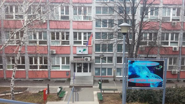 УВОДЕ СЕ НОЋНЕ СМЕНЕ У ДОМОВИМА ЗДРАВЉА: Грађани неће морати одмах у Ургентни, ево ко ће моћи да се ноћу јавља лекарима