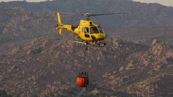 ПОРТУГАЛИЈА И ШПАНИЈА У ПОЖАРУ: Топлотни талас додатно отежава ситуацију (ВИДЕО) ПОРТУГАЛИЈА И ШПАНИЈА У ПОЖАРУ: Топлотни талас додатно отежава ситуацију (ВИДЕО)