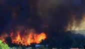 ХОРОР У ДАЛМАЦИЈИ: Пожар се све више распламсава, горе куће, блокирани путеви (ВИДЕО) ХОРОР У ДАЛМАЦИЈИ: Пожар се све више распламсава, горе куће, блокирани путеви (ВИДЕО)