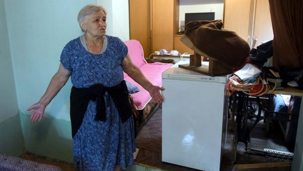 ОПШТИНА ПОПИСУЈЕ ШТЕТУ ОД ПОПЛАВА: Град ће, на основу извештаја, помоћи домаћинствима која су претрпела оштећења током невремена 5. јула ОПШТИНА ПОПИСУЈЕ ШТЕТУ ОД ПОПЛАВА: Град ће, на основу извештаја, помоћи домаћинствима која су претрпела оштећења током невремена 5. јула