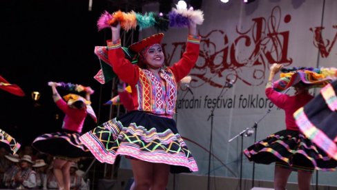 FOLKLORNI SPEKTAKL U VRŠCU:  Završen Međunarodni festival „Vršački venac“