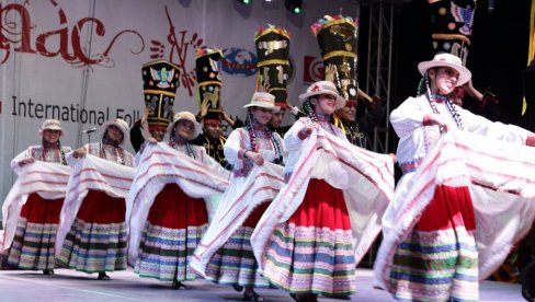 FOLKLOR U BORU: Na festivalu nastupaju ansambli iz evropskih zemalja, Južne Amerike, Afrike i Azije