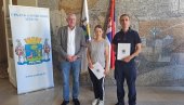 ТРАДИЦИОНАЛНЕ НАГРАДЕ У ГО ЗЕМУН: Iзабрани најбољи полицајац и ватрогасац ТРАДИЦИОНАЛНЕ НАГРАДЕ У ГО ЗЕМУН: Iзабрани најбољи полицајац и ватрогасац
