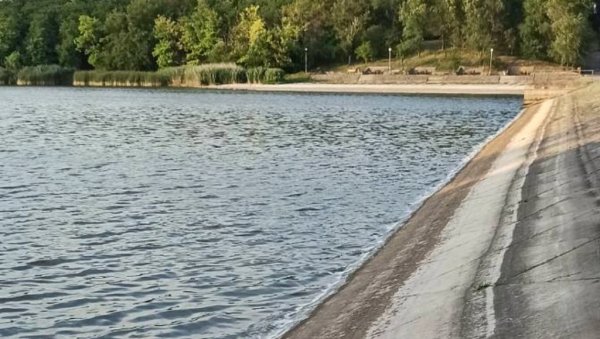 НИВО РЕКА НА БИОЛОШКОМ МИНИМУМУ: Високе температуре проузроковале ниске водостаје НИВО РЕКА НА БИОЛОШКОМ МИНИМУМУ: Високе температуре проузроковале ниске водостаје