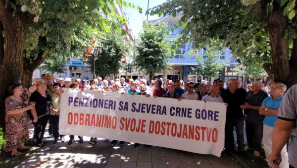 НАЈНИЖА ПЕНЗИЈА У ЦРНОЈ ГОРИ ДА БУДЕ 350 ЕВРА: Протест пензионера у Бијелом Пољу НАЈНИЖА ПЕНЗИЈА У ЦРНОЈ ГОРИ ДА БУДЕ 350 ЕВРА: Протест пензионера у Бијелом Пољу