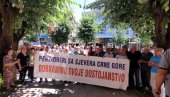 NAJNIŽA PENZIJA U CRNOJ GORI DA BUDE 350 EVRA: Protest penzionera u Bijelom Polju NAJNIŽA PENZIJA U CRNOJ GORI DA BUDE 350 EVRA: Protest penzionera u Bijelom Polju