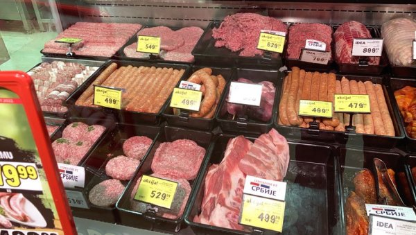 ВЛАДА ЗАУЗДАВА ПОСКУПЉЕЊА: Ограничена цена свињског меса и маржа при продаји пилетине ВЛАДА ЗАУЗДАВА ПОСКУПЉЕЊА: Ограничена цена свињског меса и маржа при продаји пилетине