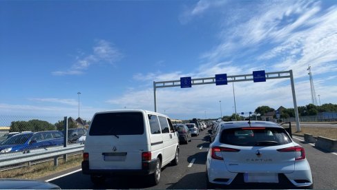 VAŽNO OBAVEŠTENJE ZA VOZAČE: Očekuju se velike gužve u ovim delovima zemlje VAŽNO OBAVEŠTENJE ZA VOZAČE: Očekuju se velike gužve u ovim delovima zemlje