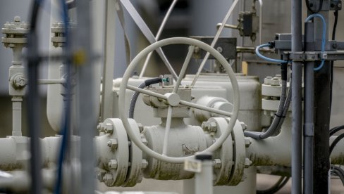 ŽELE GAS IZ AZERBEJDŽANA: Četiri zemlje traže od Evropske komisije finansijsku podršku za razvoj infrastrukture u regionu ŽELE GAS IZ AZERBEJDŽANA: Četiri zemlje traže od Evropske komisije finansijsku podršku za razvoj infrastrukture u regionu
