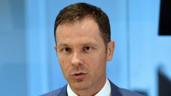 СИНИША МАЛИ ПОРУЧИО ДУШАНУ НИКЕЗИЋУ: До 2012. сте о оваквим бројкама могли само да читате у уџбеницима СИНИША МАЛИ ПОРУЧИО ДУШАНУ НИКЕЗИЋУ: До 2012. сте о оваквим бројкама могли само да читате у уџбеницима