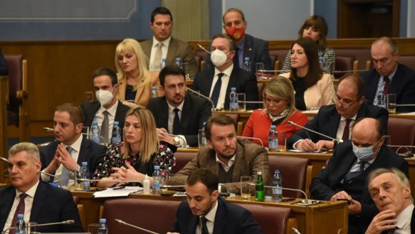 ПОДРШКА СДП НА ТАСУ: Неизвесно да ли ће бити покренута иницијатива за скраћење мандата Скупштини Црне Горе ПОДРШКА СДП НА ТАСУ: Неизвесно да ли ће бити покренута иницијатива за скраћење мандата Скупштини Црне Горе