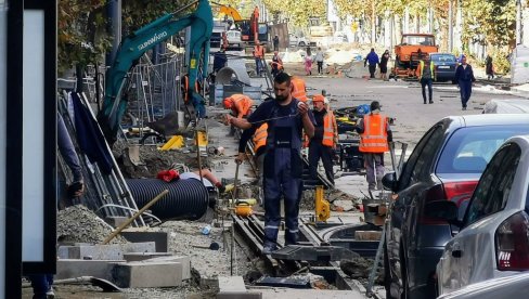 VOZAČI, OBRATITE PAŽNJU: Zbog radova saobraćaj će biti preusmeren na više puteva VOZAČI, OBRATITE PAŽNJU: Zbog radova saobraćaj će biti preusmeren na više puteva