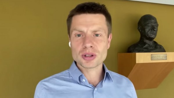 ХТЕО ДА ПРЕВАСПИТАВА СРБЕ, А САДА КУКА НА САВ ГЛАС: Украјински посланик у центру великог скандала (ВИДЕО) ХТЕО ДА ПРЕВАСПИТАВА СРБЕ, А САДА КУКА НА САВ ГЛАС: Украјински посланик у центру великог скандала (ВИДЕО)