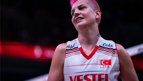 PRVO ZLATO ZA TURKINJE: Izabranice Danijelea Santarelija u finalu savladale Kinu sa 3 : 1 PRVO ZLATO ZA TURKINJE: Izabranice Danijelea Santarelija u finalu savladale Kinu sa 3 : 1