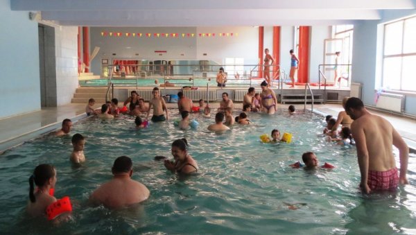 САТ БЕСПЛАТНОГ ПЛИВАЊА У ПАРАЋИНСКОМ БАЗЕНУ: Ево ко може да користи овај термин у СРЦ САТ БЕСПЛАТНОГ ПЛИВАЊА У ПАРАЋИНСКОМ БАЗЕНУ: Ево ко може да користи овај термин у СРЦ