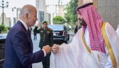 КОНГРЕСМЕН ОШТРО КРИТИКОВАО БАЈДЕНА: Председник Американцима „показао средњи прст” КОНГРЕСМЕН ОШТРО КРИТИКОВАО БАЈДЕНА: Председник Американцима „показао средњи прст”