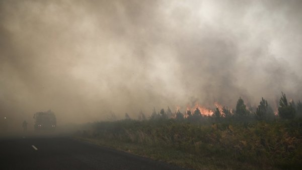ВАТРОГСЦИ СПРЕЧИЛИ ШИРЕЊЕ ВАТРЕ: Пожар на Тари стављен под контролу ВАТРОГСЦИ СПРЕЧИЛИ ШИРЕЊЕ ВАТРЕ: Пожар на Тари стављен под контролу