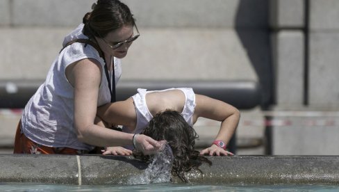 NOVI TOPLOTNI TALAS POGODIĆE MEDITERAN I JUG EVROPE: Druga polovina avgusta sa najvišim temperaturama ikad zabeleženim NOVI TOPLOTNI TALAS POGODIĆE MEDITERAN I JUG EVROPE: Druga polovina avgusta sa najvišim temperaturama ikad zabeleženim
