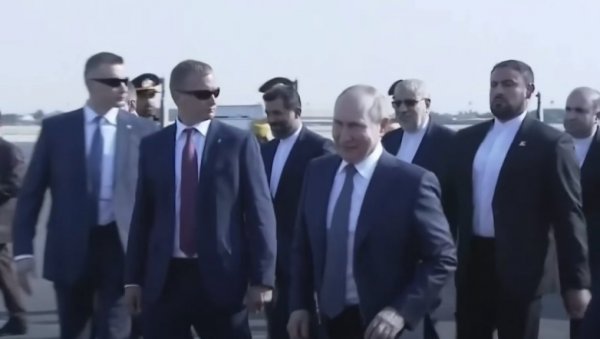ФЕЉТОН - РУСКА ТВ СТАНИЦА УСПЕЛА ДА УЗБУРКА ЗАПАДНУ ЈАВНОСТ: Russia Today представља опасност по подразумевајући амерички медијски монопол ФЕЉТОН - РУСКА ТВ СТАНИЦА УСПЕЛА ДА УЗБУРКА ЗАПАДНУ ЈАВНОСТ: Russia Today представља опасност по подразумевајући амерички медијски монопол